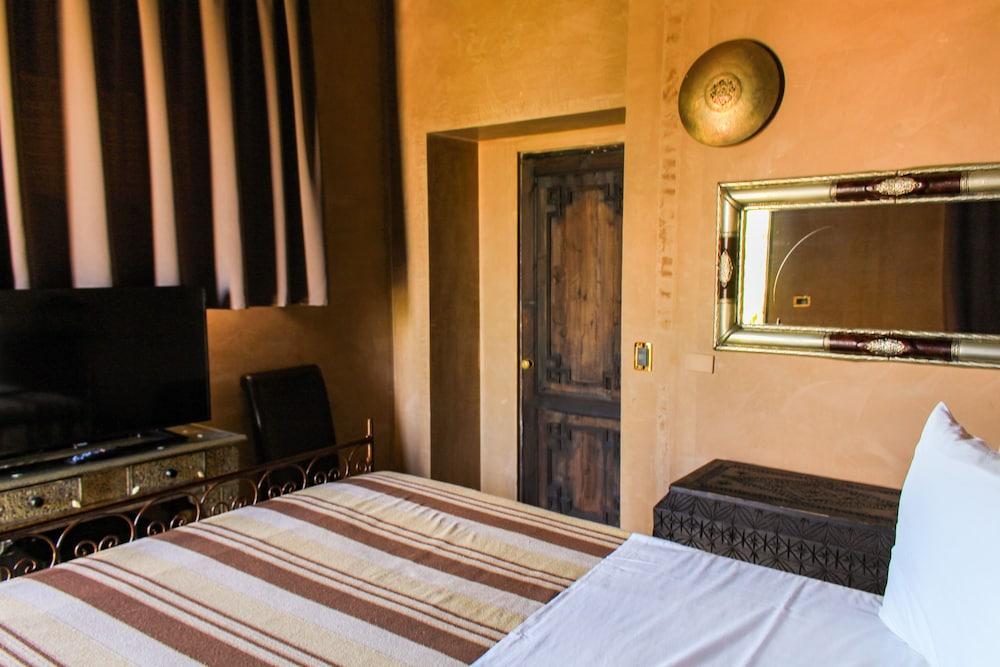 Hotel Masseria & Luciagiovanni 4*